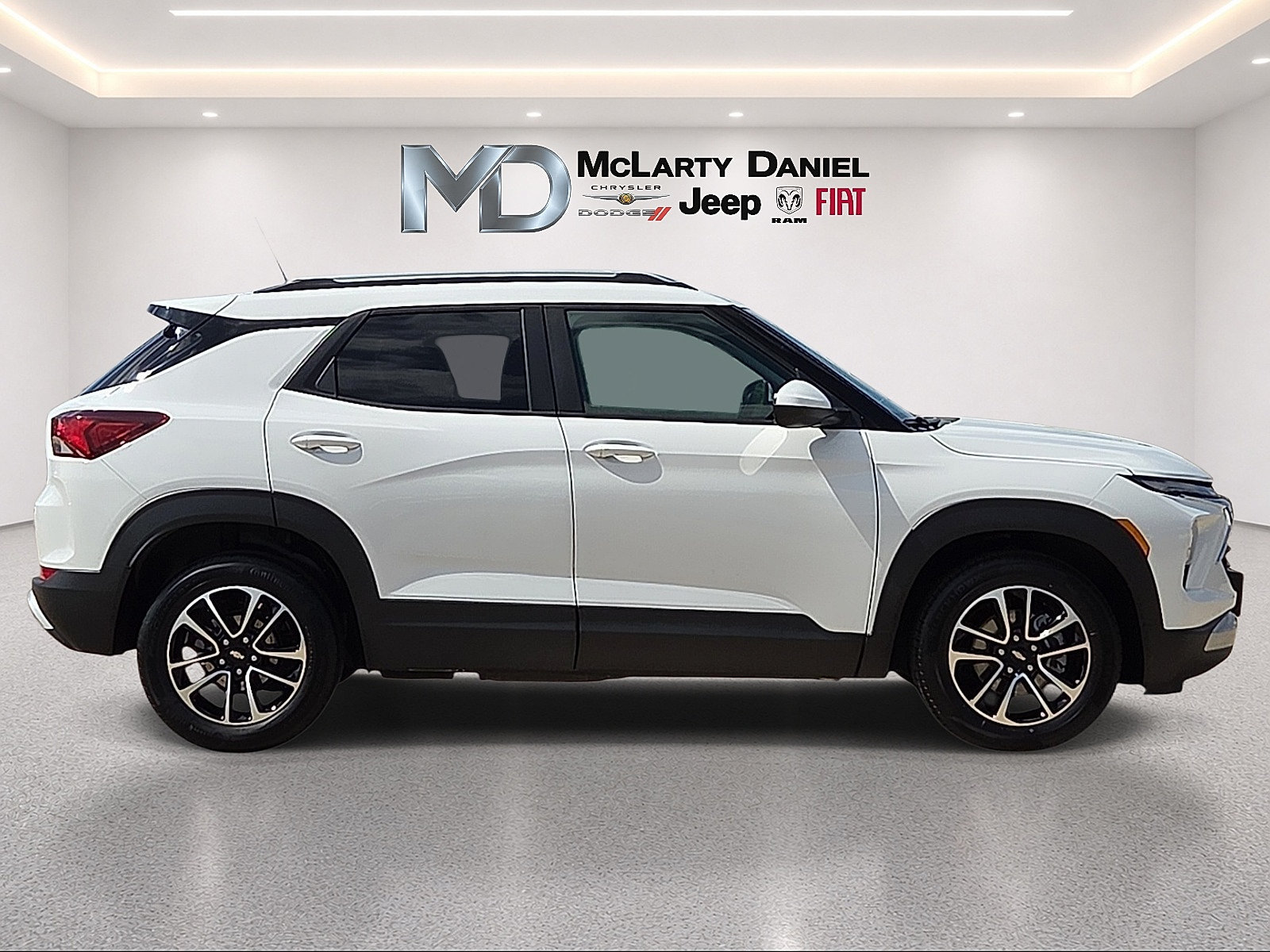 Used 2025 Chevrolet TrailBlazer LT FWD image 6