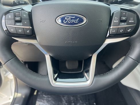 New 2026 Ford Explorer Platinum w/ LUX Leather Package AWD/4WD image 9