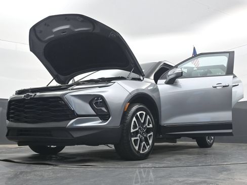Used 2025 Chevrolet Blazer RS FWD image 42