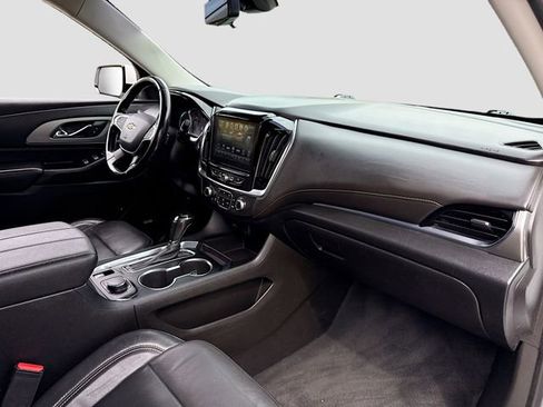 Used 2019 Chevrolet Traverse RS image 32