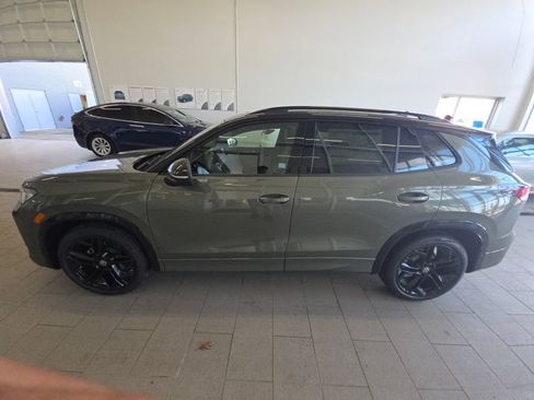 New 2026 Volkswagen Tiguan SE R-Line FWD image 8