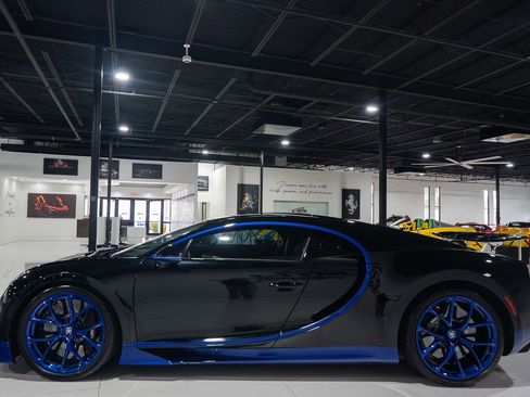 Used 2018 Bugatti Chiron image 4