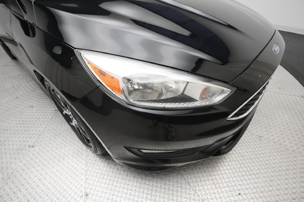 Used 2016 Ford Focus SE w/ SE Sport Package FWD image 20