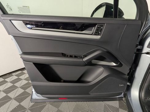 New 2026 Porsche Cayenne image 27