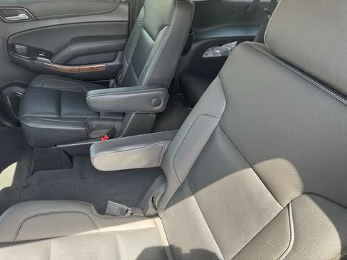 Used 2019 Chevrolet Suburban Premier AWD/4WD image 9
