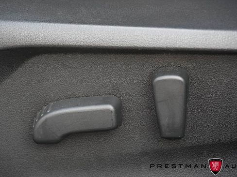 Used 2021 Subaru Crosstrek 2.0i Premium w/ Moonroof Package image 22