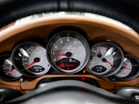 Used 2012 Porsche 911 Carrera 4S image 11