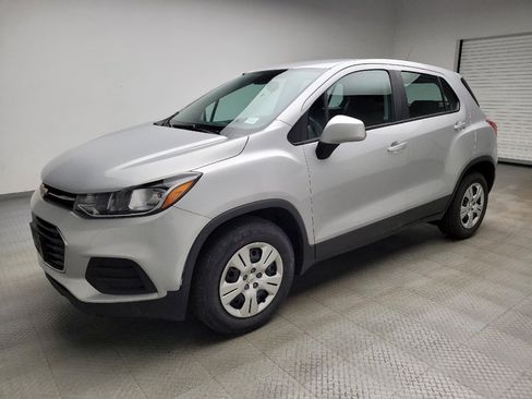 Used 2017 Chevrolet Trax LS image 2