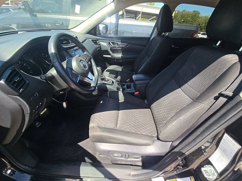 Used 2019 Nissan Rogue SV FWD image 7