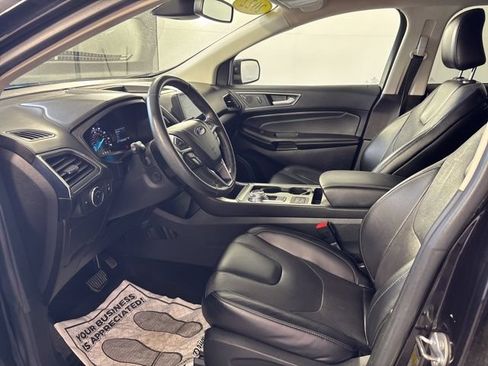 Used 2022 Ford Edge Titanium w/ Equipment Group 301A AWD/4WD image 2