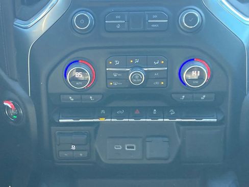 Used 2021 Chevrolet Silverado 1500 LT Trail Boss w/ LPO, Dark Essentials Package image 18