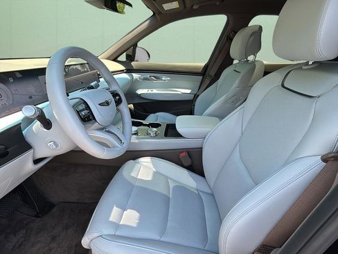 Certified 2026 Genesis GV70 2.5T Advanced AWD/4WD image 14