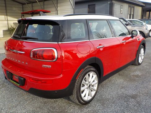 Used 2019 MINI Cooper Clubman w/ Storage Package image 5