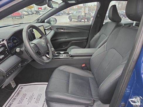 Used 2025 Toyota Camry XSE w/ Premium Plus Package image 16