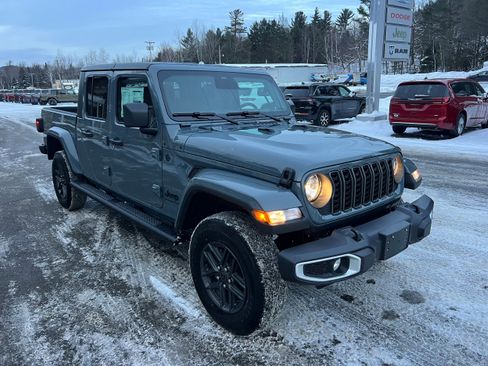 New 2026 Jeep Gladiator Sport image 3