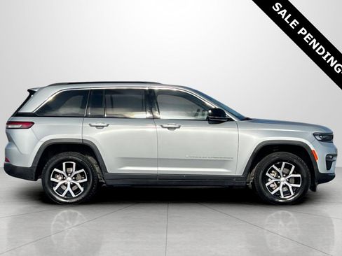 Used 2024 Jeep Grand Cherokee Limited image 4