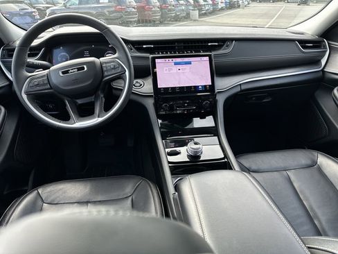 Certified 2023 Jeep Grand Cherokee L Limited w/ Black Appearance Package image 10