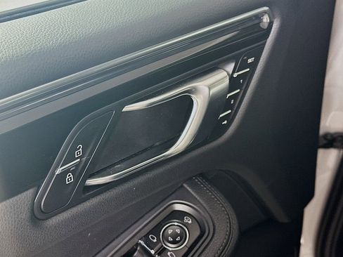 Certified 2026 Porsche Macan image 20