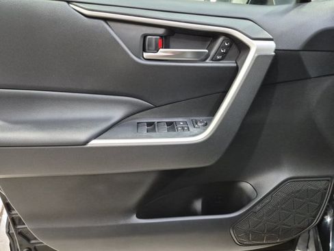 Used 2020 Toyota RAV4 XLE Premium AWD/4WD image 27