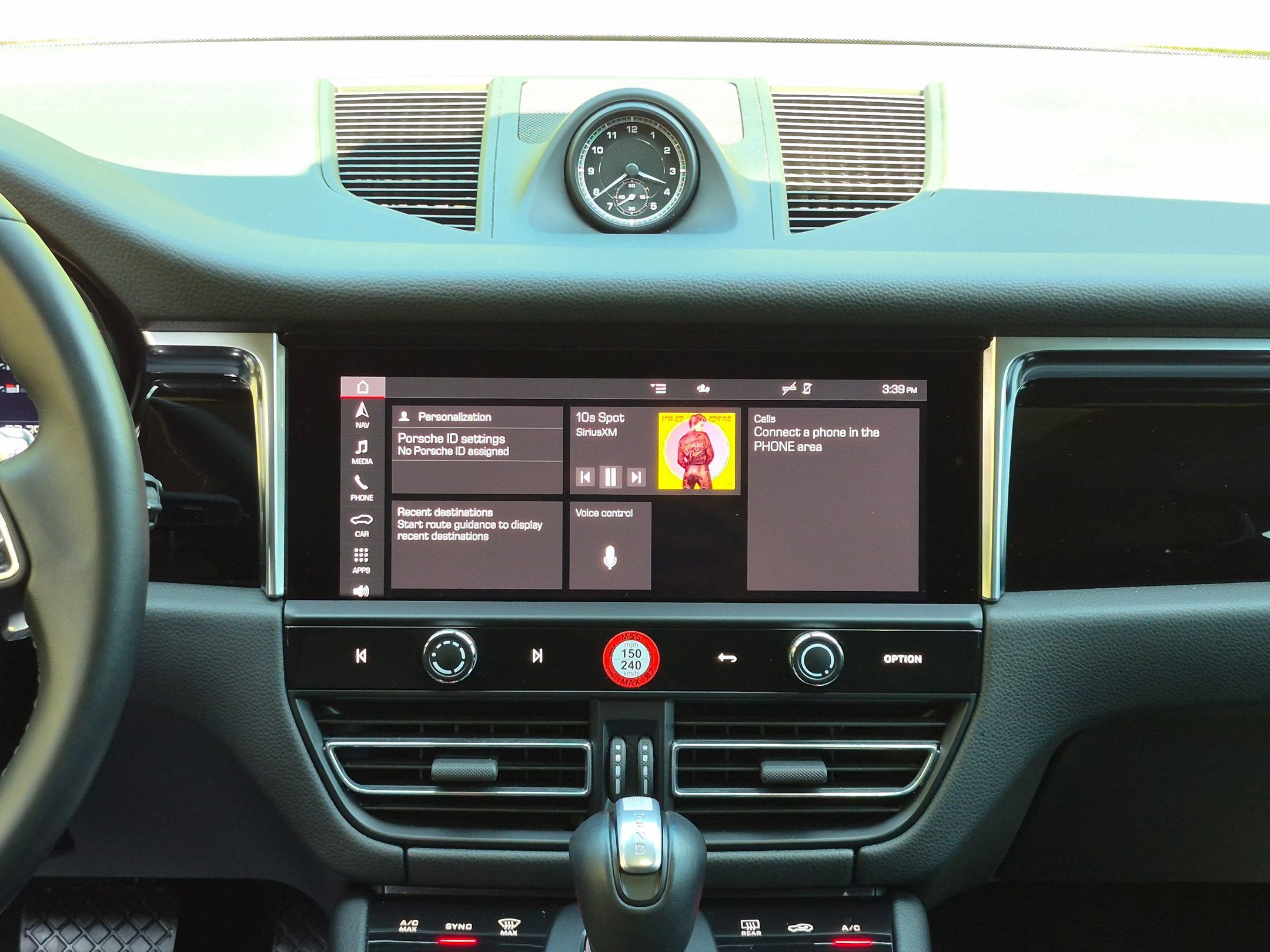 Certified 2024 Porsche Macan S AWD/4WD image 13