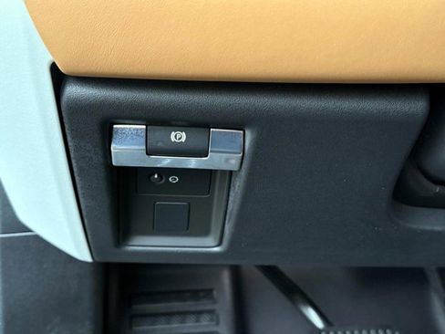 Used 2024 Land Rover Defender 110 X-Dynamic SE AWD/4WD image 32