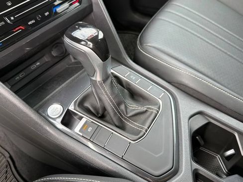 Used 2023 Volkswagen Tiguan SE FWD image 19