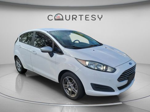 Used 2019 Ford Fiesta SE FWD image 4