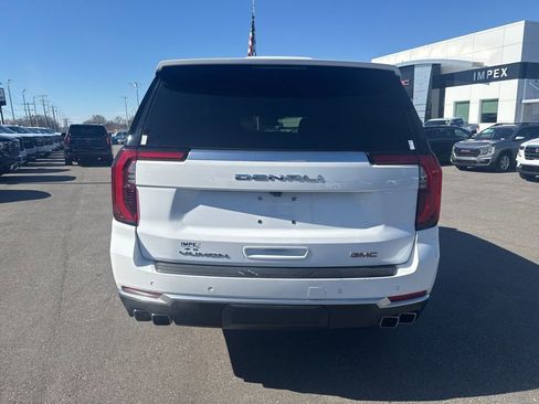 Used 2025 GMC Yukon XL Denali image 4