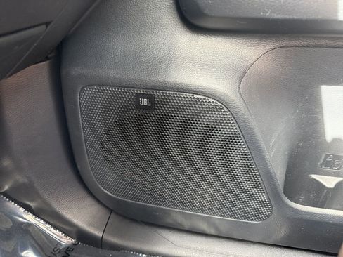Used 2018 Toyota Tacoma Limited AWD/4WD image 24