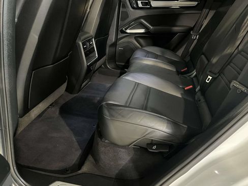 Certified 2023 Porsche Cayenne Turbo AWD/4WD image 20