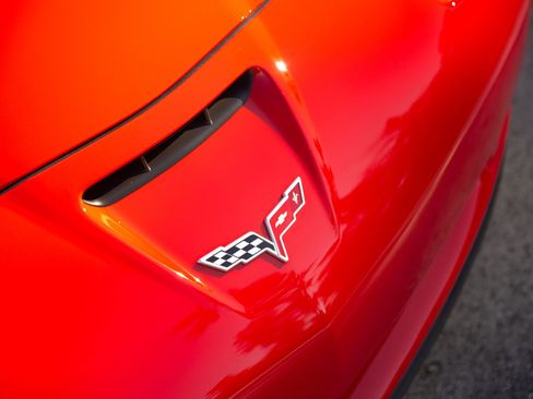 Used 2007 Chevrolet Corvette Z06 w/ Preferred Equipment Group RWD image 17