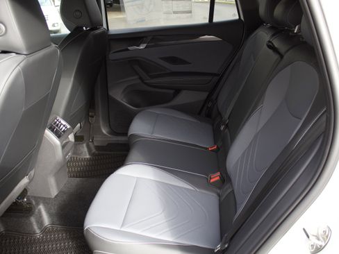 New 2026 Volkswagen Tiguan SE R-Line AWD/4WD image 25