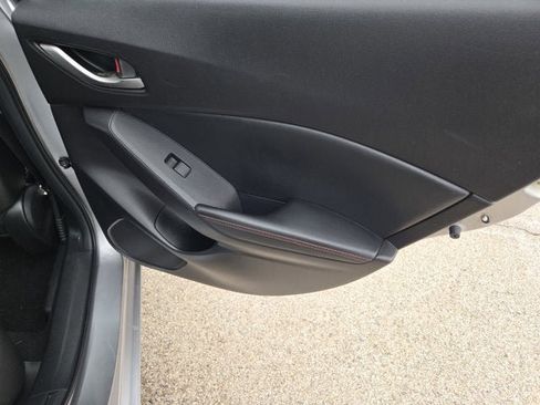 Used 2015 MAZDA MAZDA3 i Grand Touring image 8