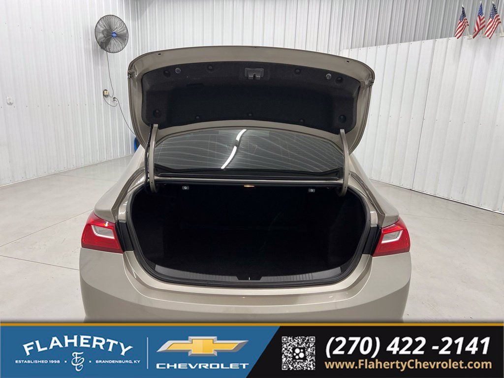 Used 2022 Chevrolet Malibu LS FWD image 19