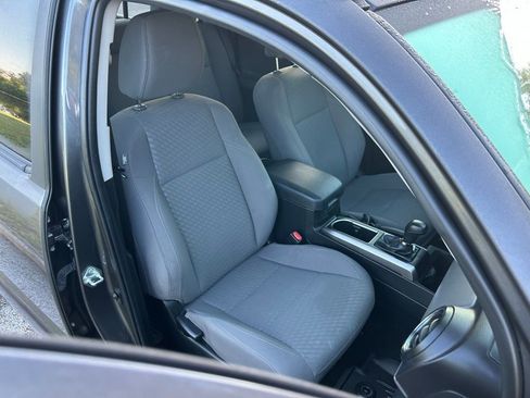 Used 2022 Toyota Tacoma SR5 RWD image 14