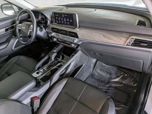 Used 2022 Kia Telluride EX image 24