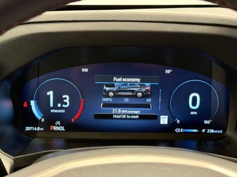 Used 2025 Ford Explorer Active AWD/4WD image 35