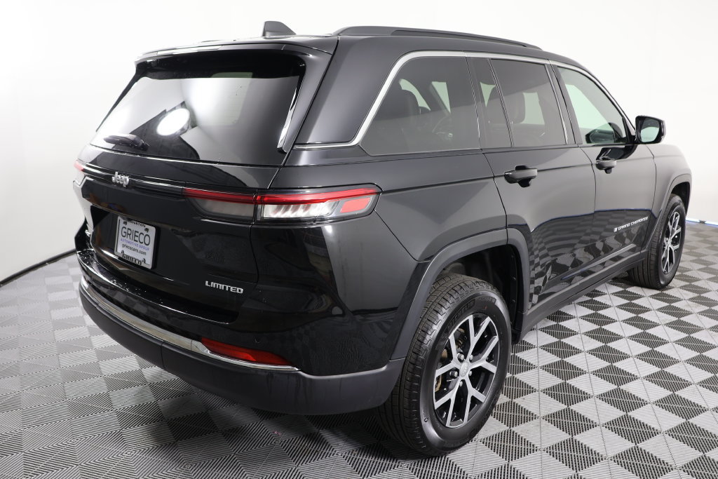 Used 2024 Jeep Grand Cherokee Limited AWD/4WD image 8
