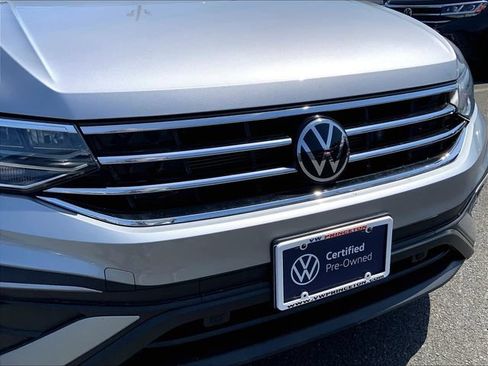 Used 2023 Volkswagen Tiguan SE AWD/4WD image 29