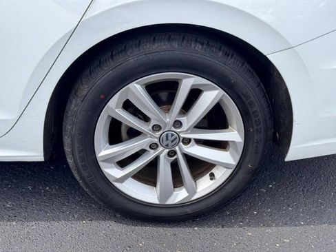 Used 2020 Volkswagen Passat 2.0T SE image 30