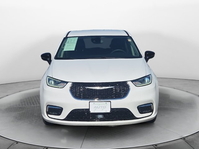 Used 2024 Chrysler Pacifica Touring-L FWD image 8