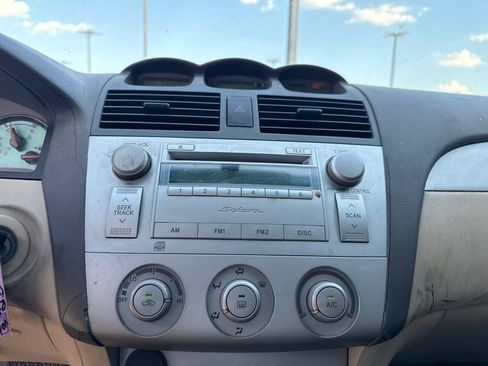 Used 2004 Toyota Solara SE FWD image 19