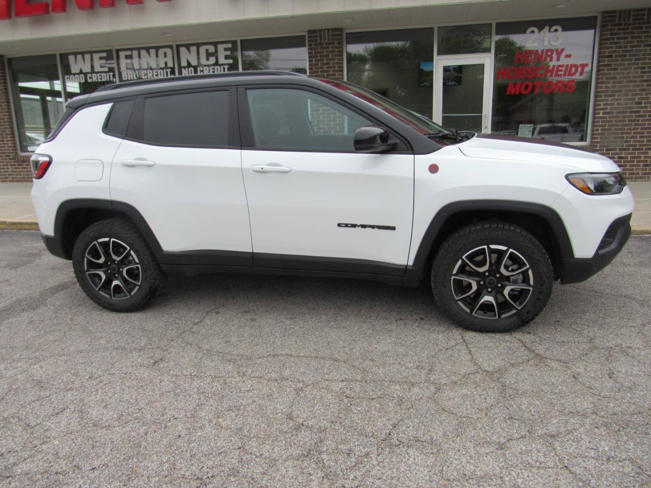 Used 2026 Jeep Compass Trailhawk AWD/4WD image 9