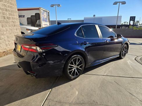 Used 2021 Toyota Camry SE image 6