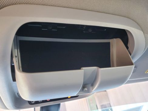 Used 2019 Chevrolet Equinox LT image 41