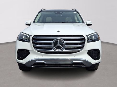 Used 2025 Mercedes-Benz GLS 450 4MATIC image 2