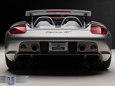 Used 2005 Porsche Carrera GT RWD image 6