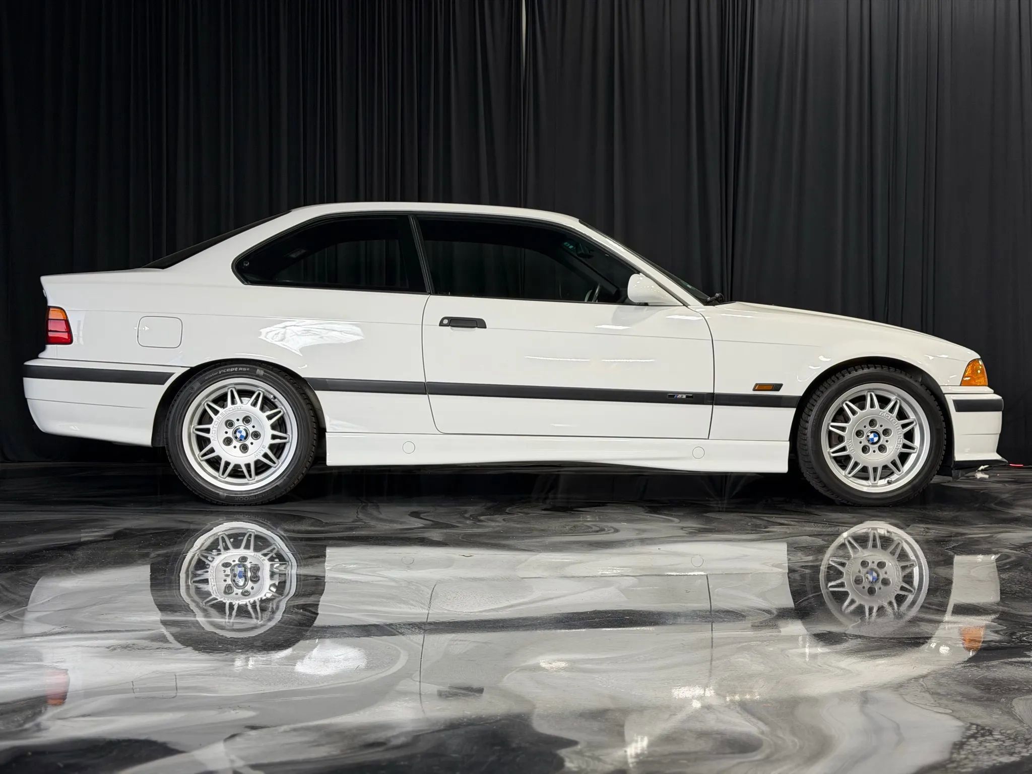 Used 1995 BMW M3 Coupe RWD image 8