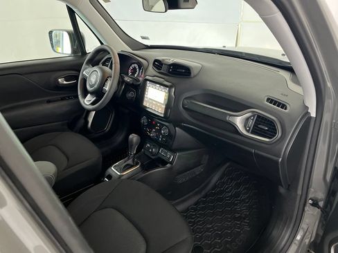 Used 2023 Jeep Renegade Latitude AWD/4WD image 21