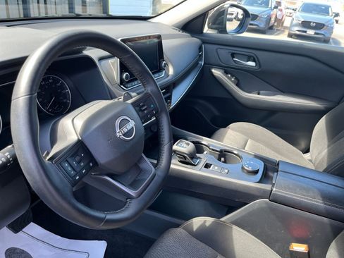 Used 2025 Nissan Rogue SV image 36